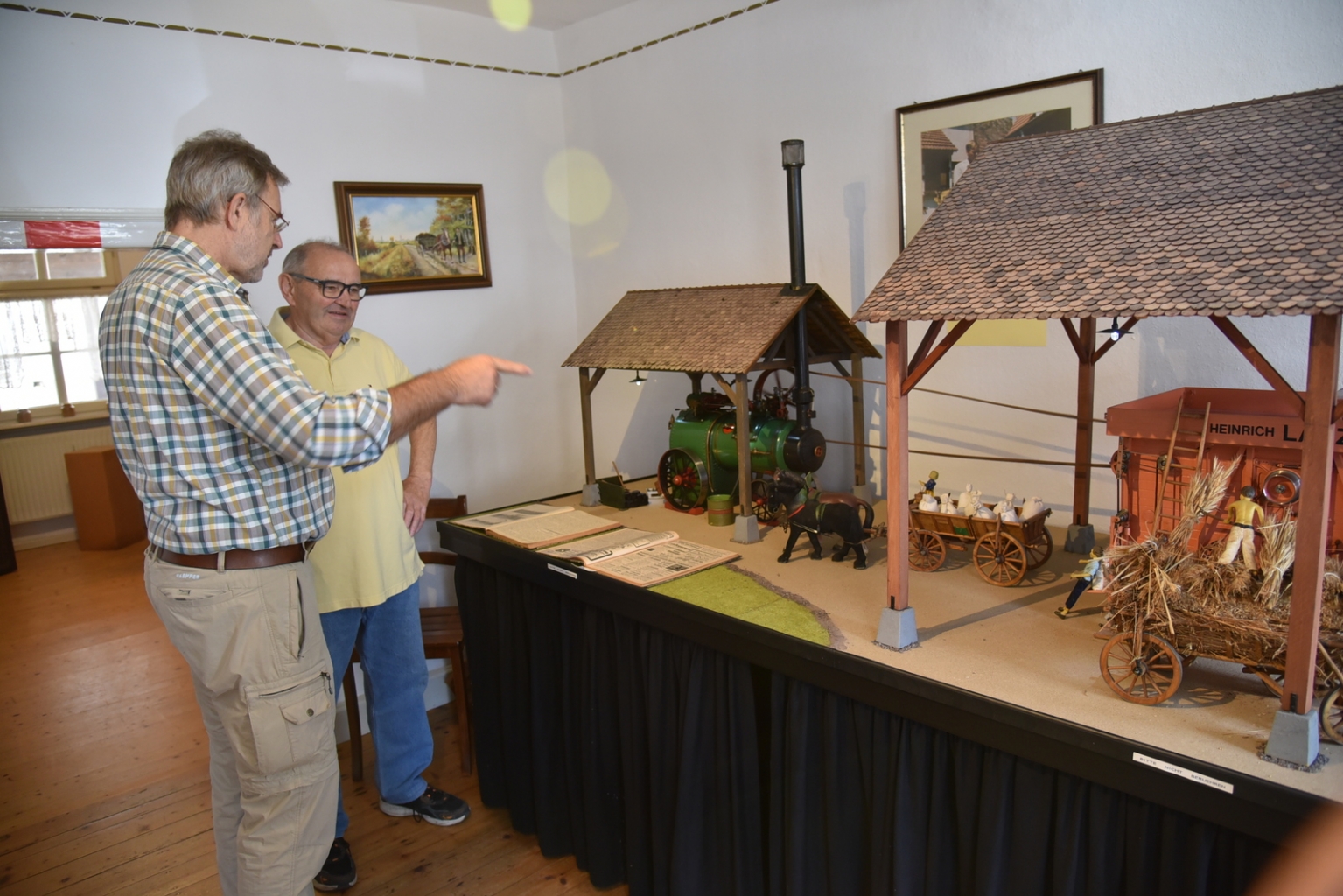 In der Ausstellung sieht man in Kleinformat, wie früher Landwirtschaft betrieben wurde.