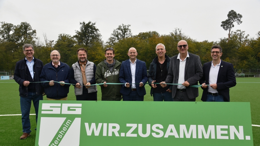 Offizielle Einweihung der Spielfelder. vlnr: Hettinger, Rüttinger, Hillengaß, Schönenberg, Bgm Seidel, Paul, Stajcar, Bächle