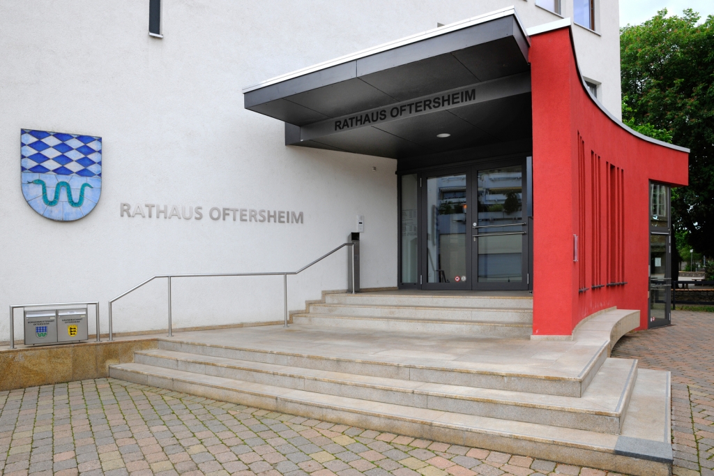 Rathaus Eingangstür, derzeit leider defekt