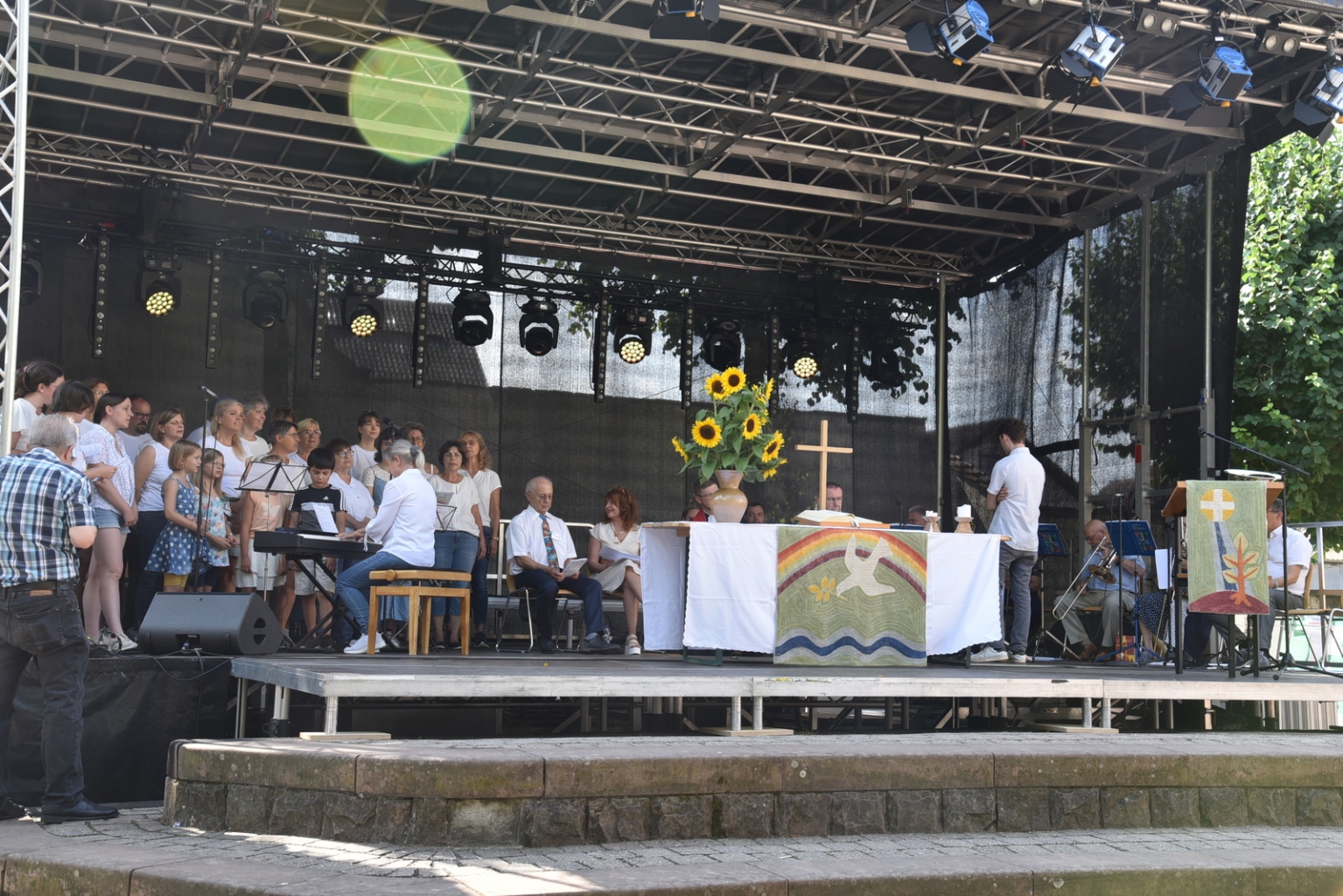 Begleitet wurde der Gottesdienst von MItgliedern des Chors Da Capo und dem Posaunenchor.