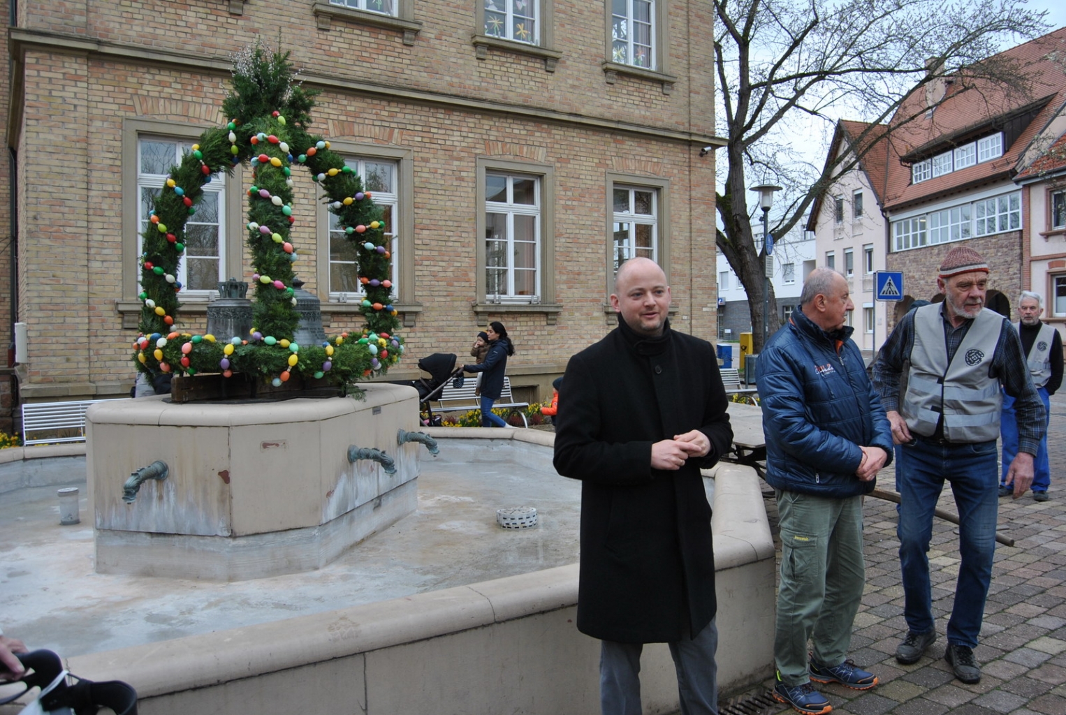 Bürgermeister Pascal Seidel (l.) und Dieter Burkard (1. Vorsitzender des HuKO). (Foto: Gemeinde)