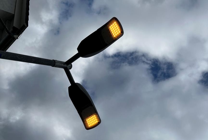 Straßenlaterne mit LED (Symbolbild) Straßenlaterne mit LED (Symbolbild)